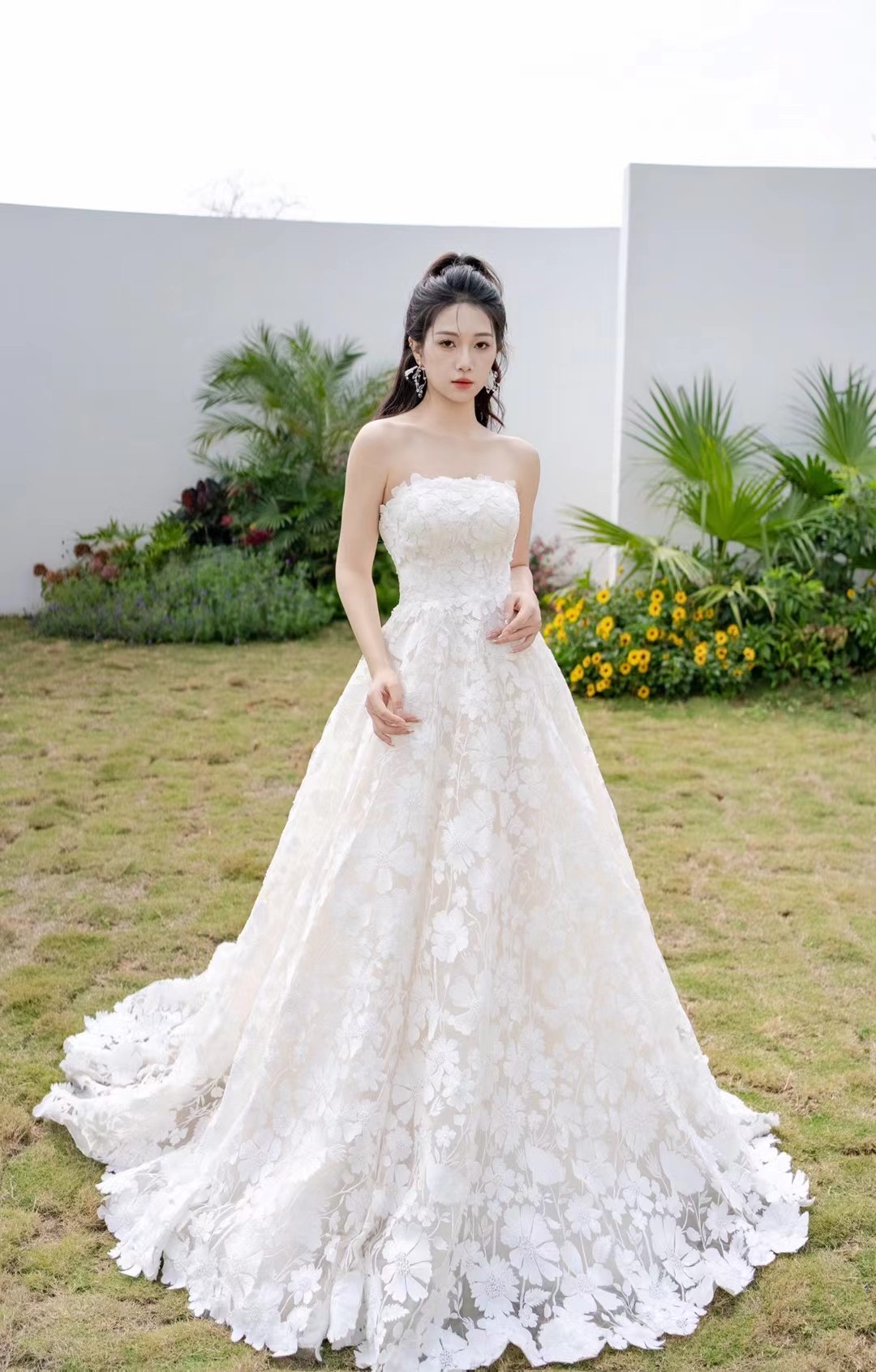 luxury model sexy lace sleeveless wedding dress mo002